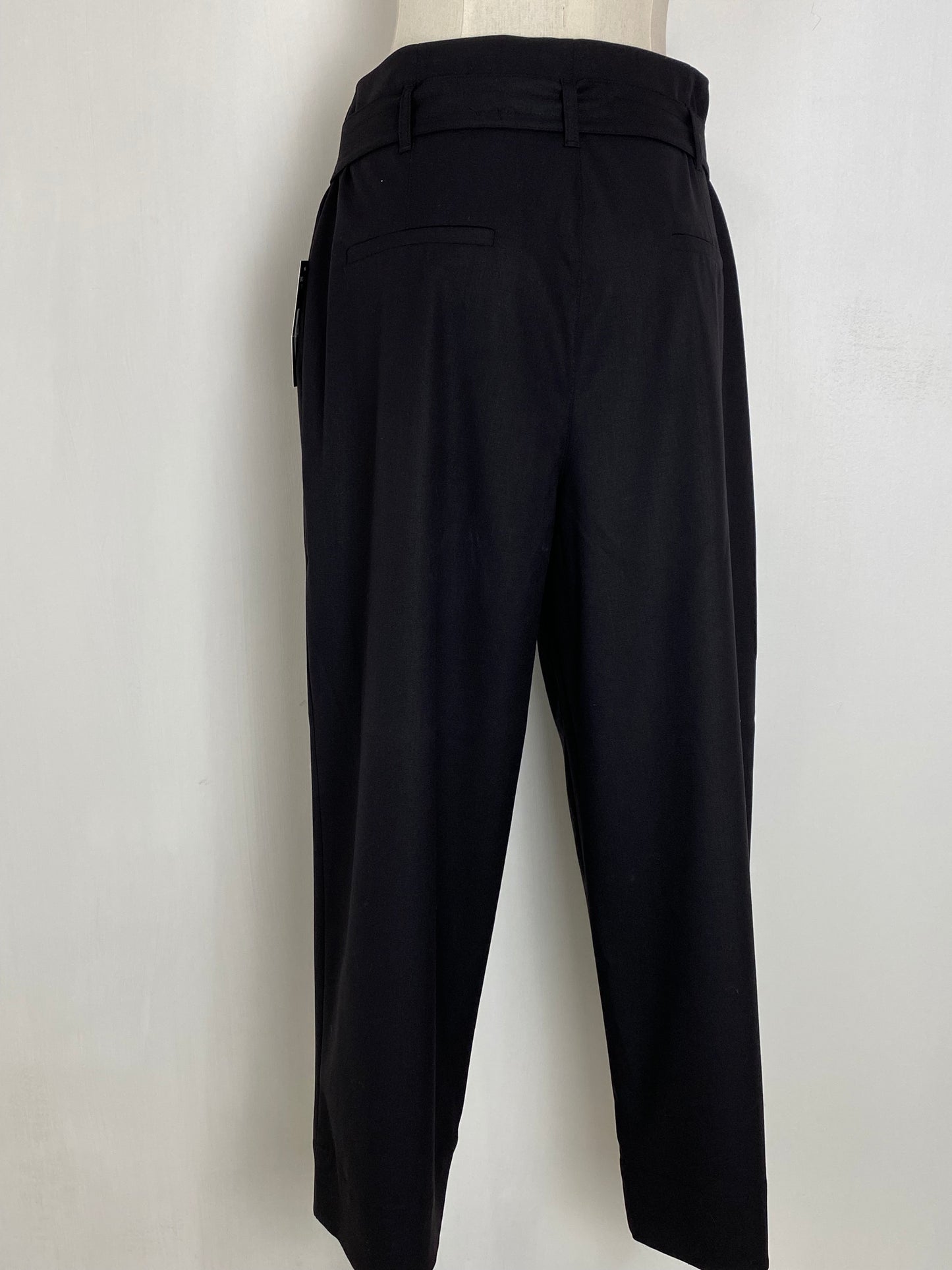 Fundamental Things,Pantalon