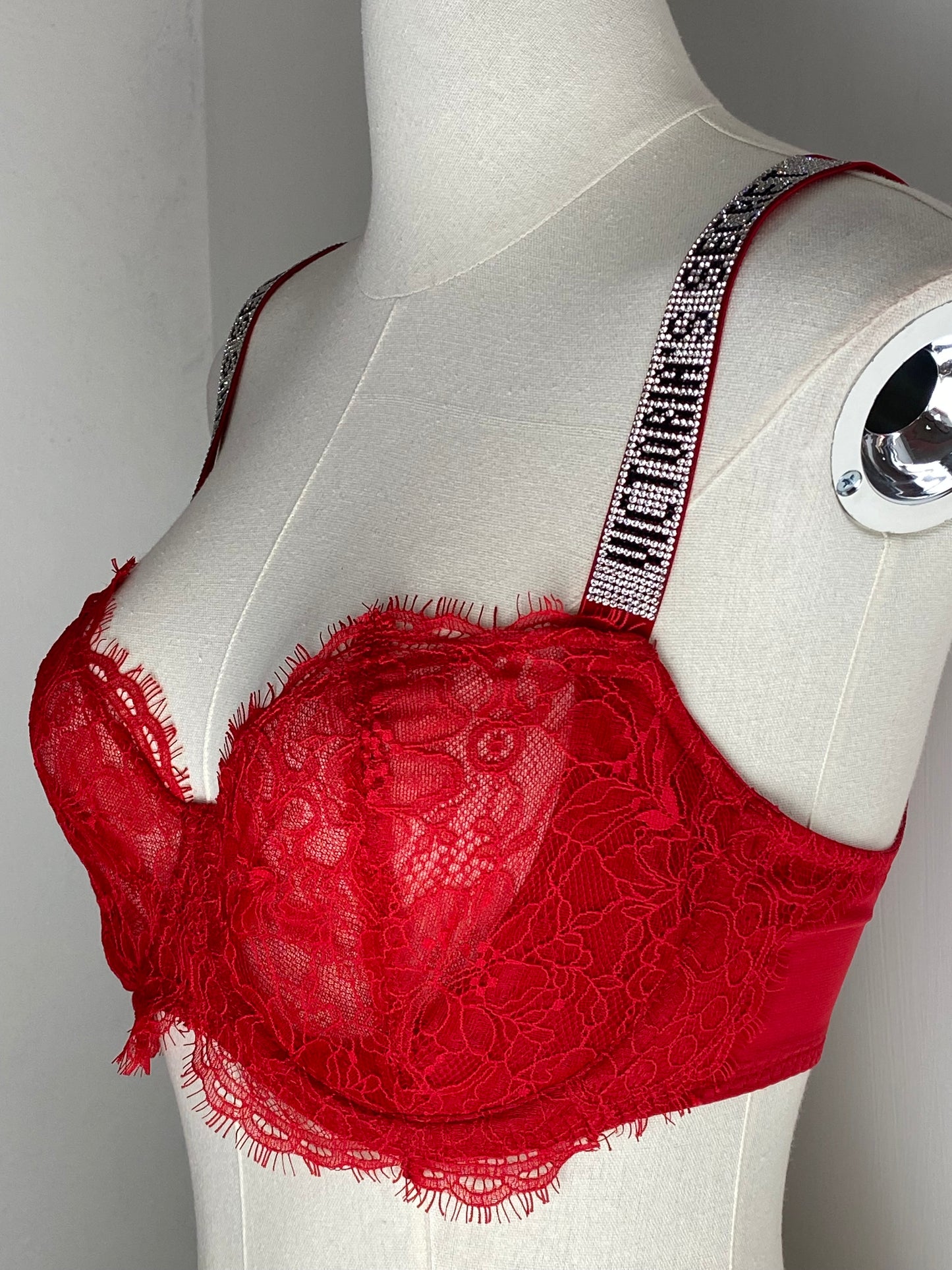 36D. Very Sexy push-up.
