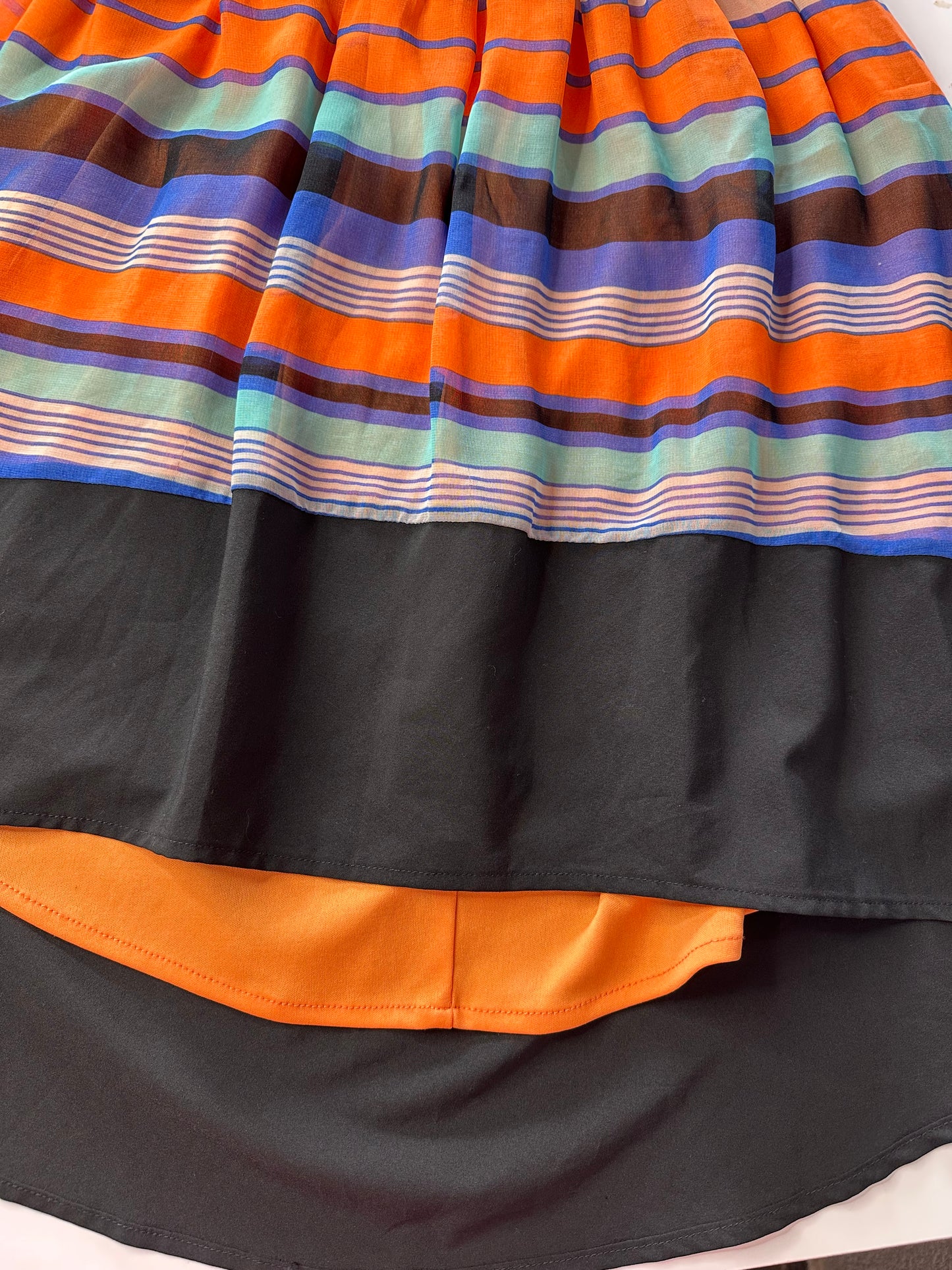 Vestido corto, talla 5 (Chico)