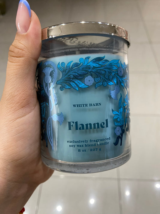 Flannel vela mediana bath and body