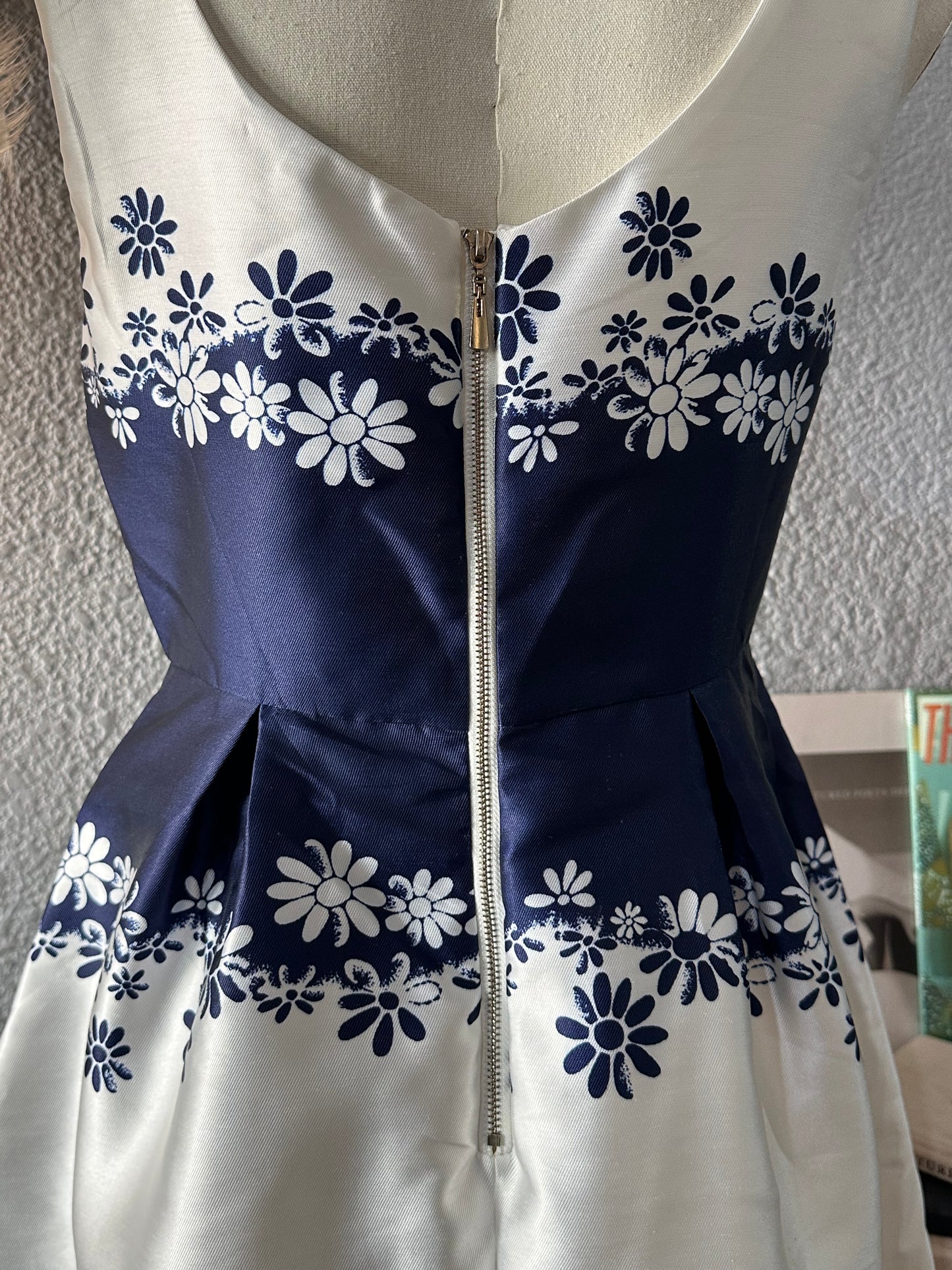Vestido con flores talla M.