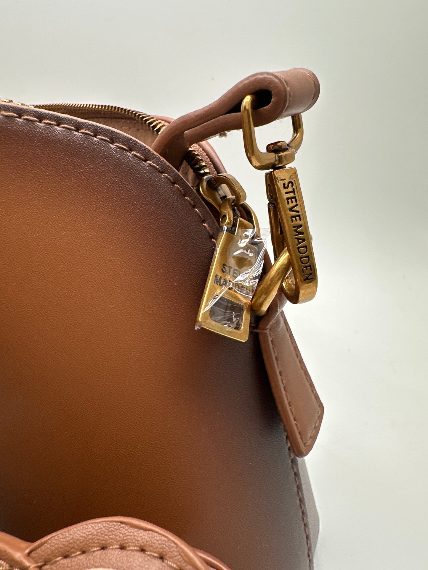 Steve Madden Bthorne Nutshell Crossbody