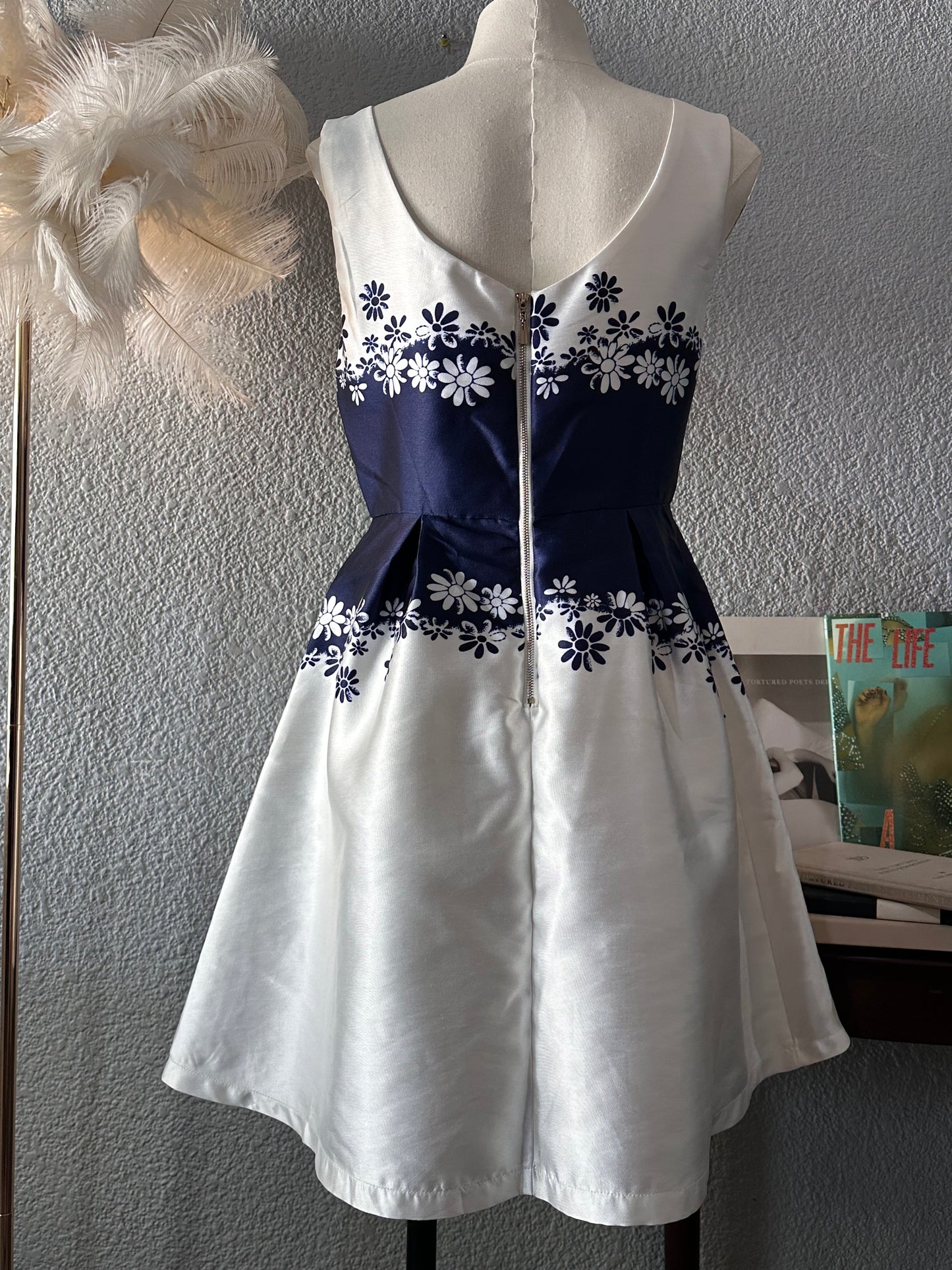 Vestido con flores talla M.