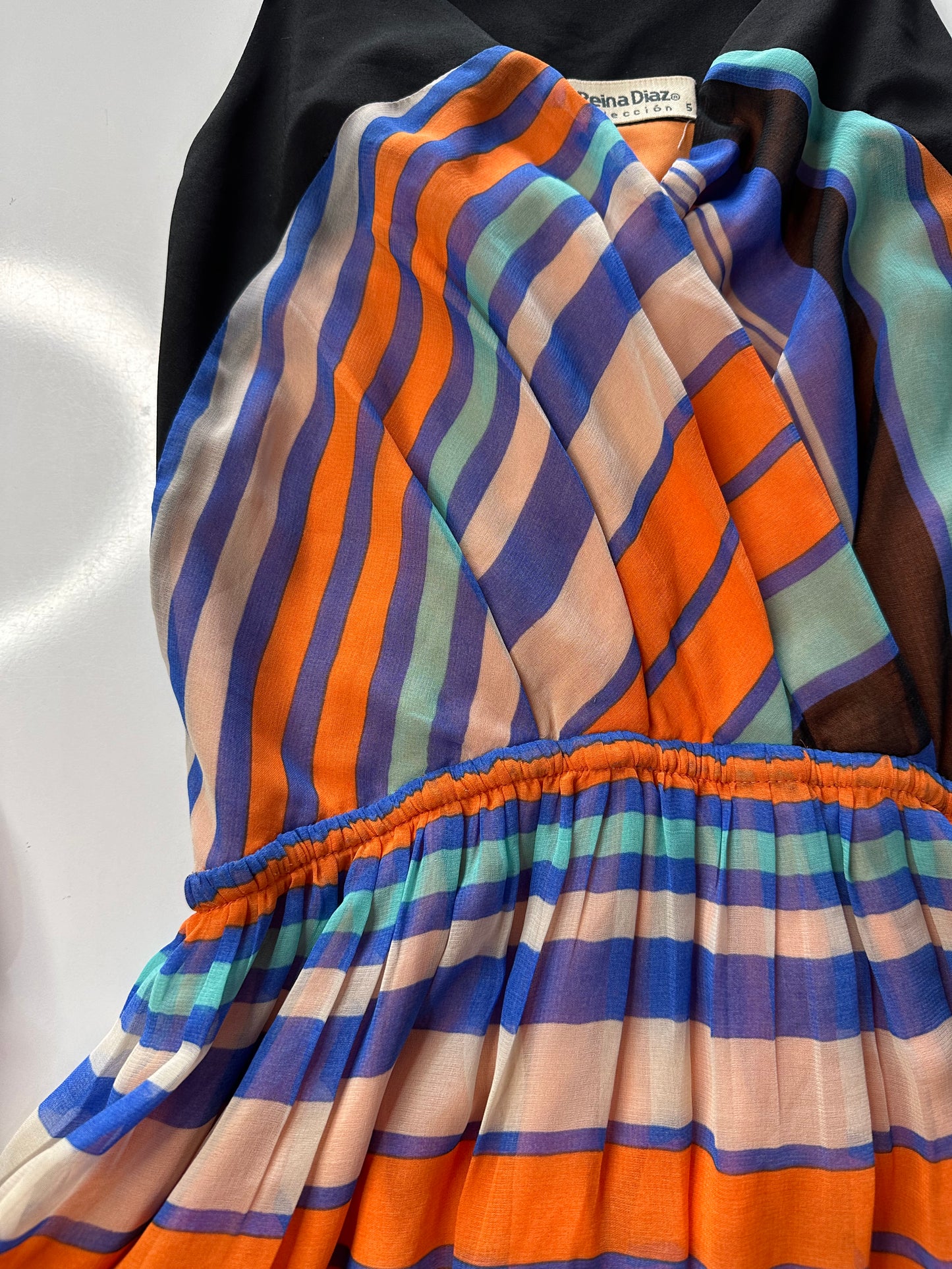 Vestido corto, talla 5 (Chico)