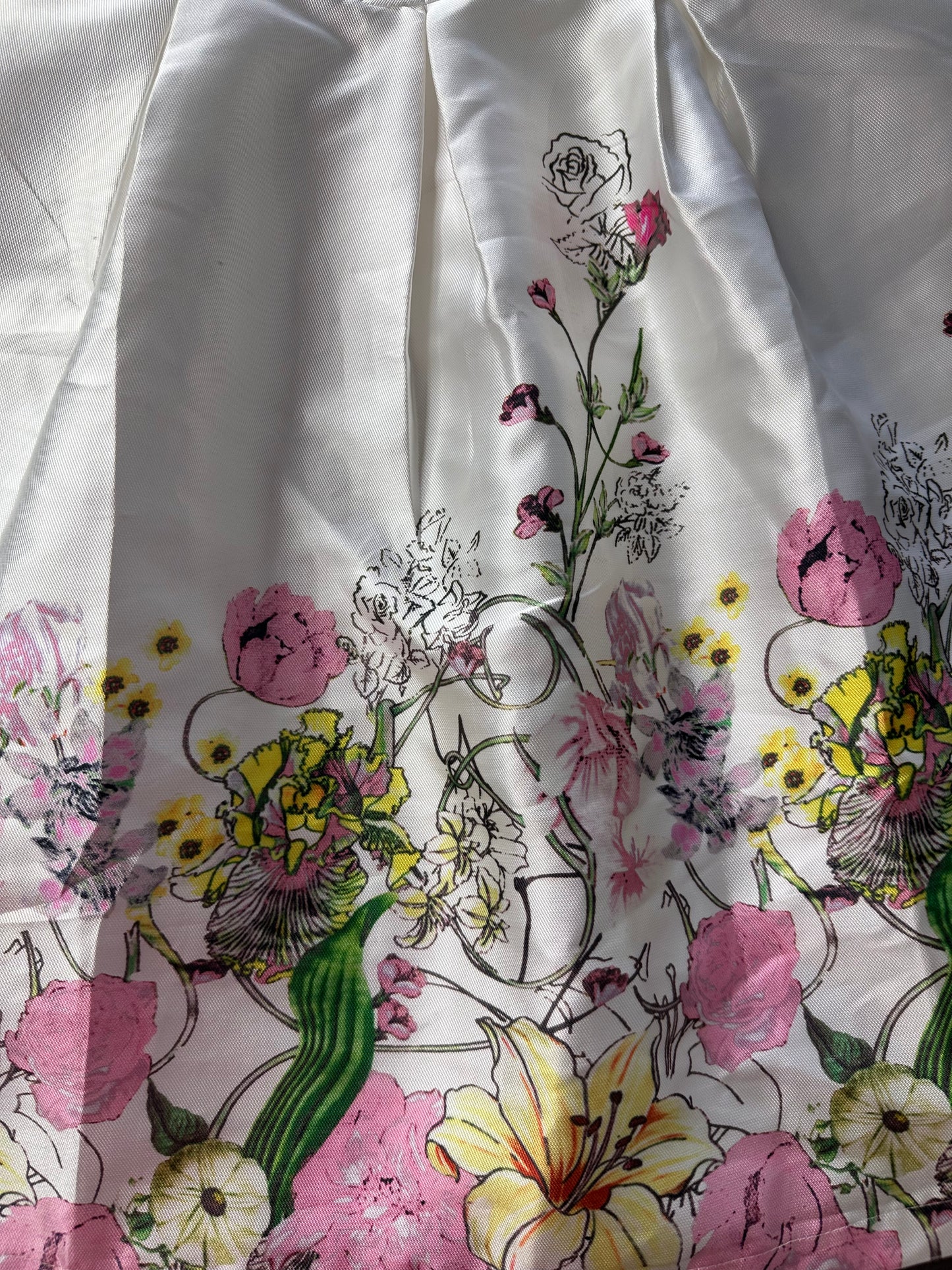 Vestido blanco con flores. Talla M