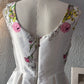 Vestido blanco con flores. Talla M