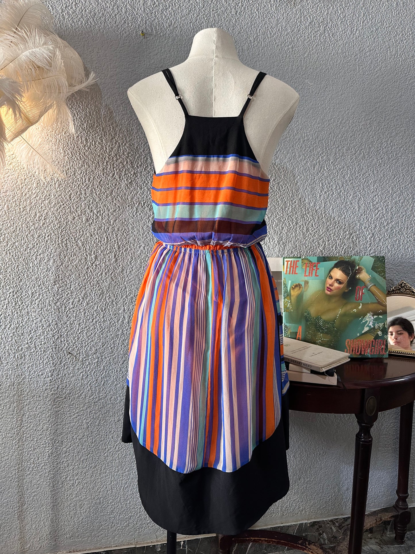 Vestido corto, talla 5 (Chico)