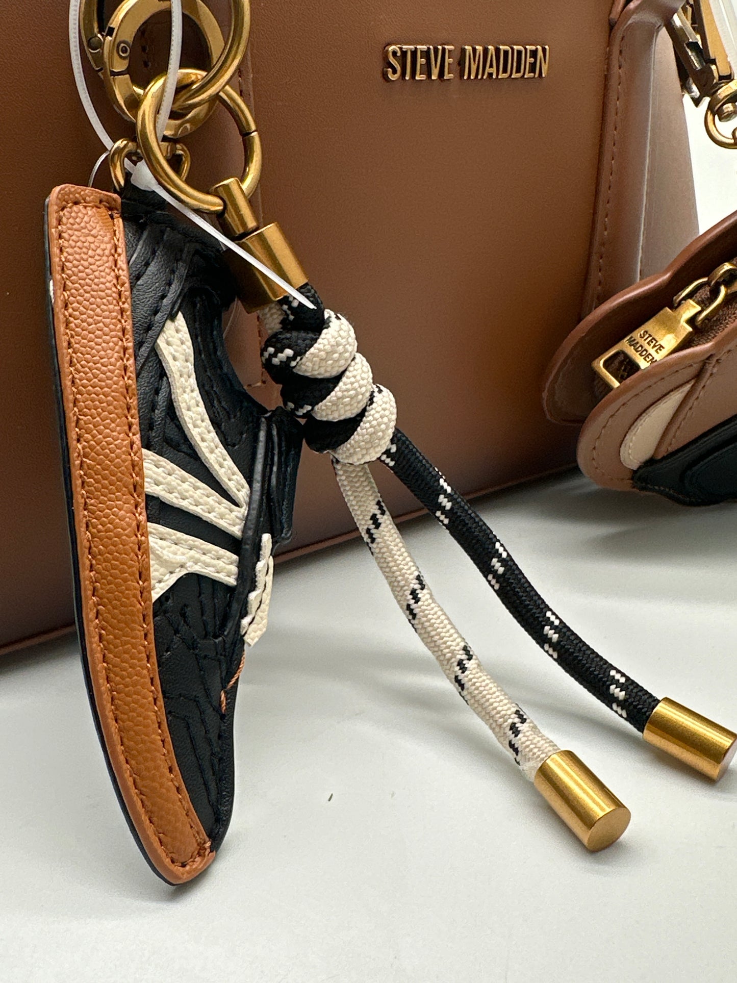 Steve Madden Bthorne Nutshell Crossbody