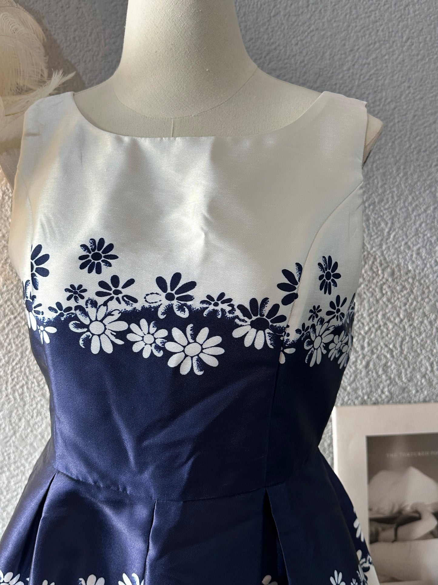 Vestido con flores talla M.
