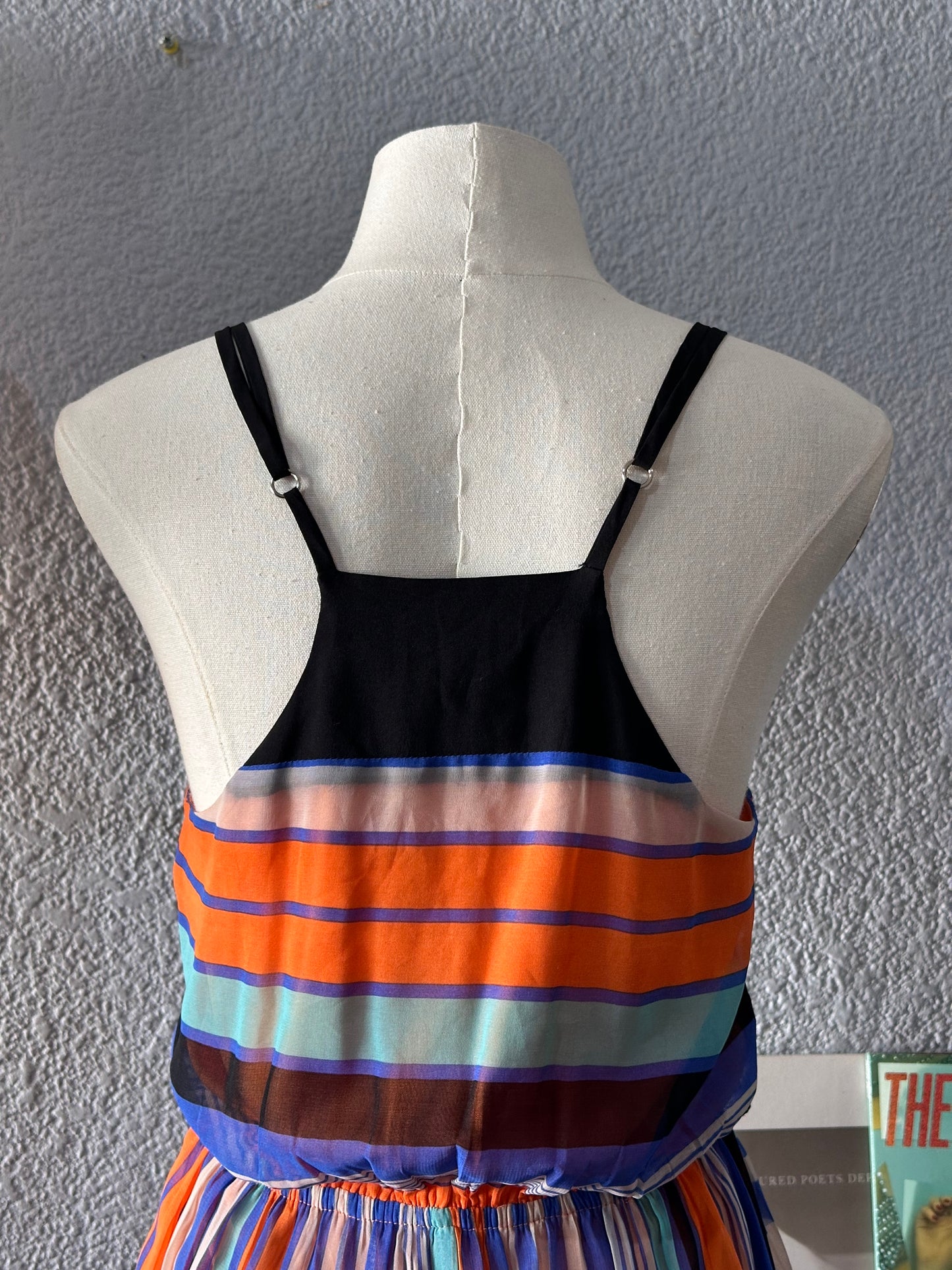 Vestido corto, talla 5 (Chico)