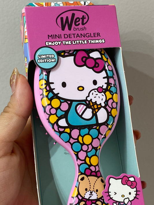 Wet brush hello kitty mini detangler