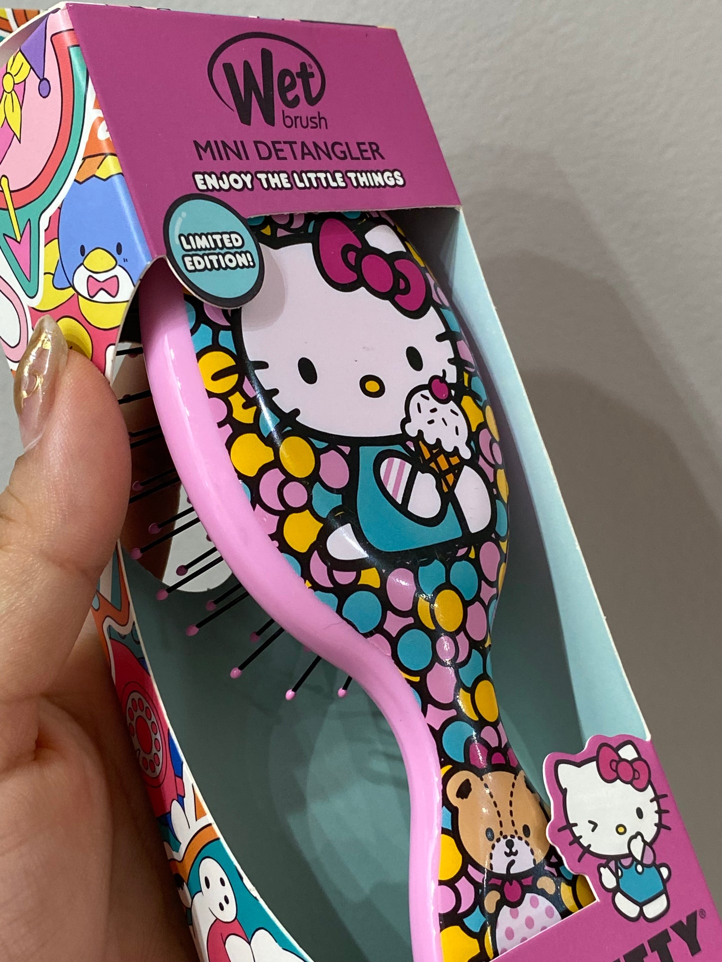 Wet brush hello kitty mini detangler